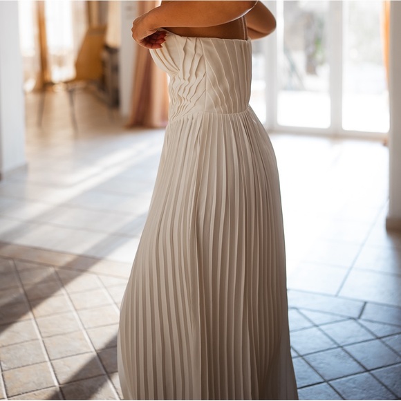 HOUSE OF CB AMORATA DRESS - Picture 5 of 8